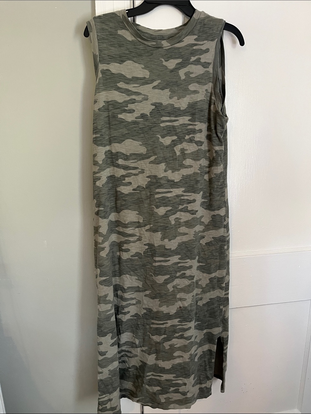 Universal Thread Sleeveless Camo Midi Dress in Green and Cream